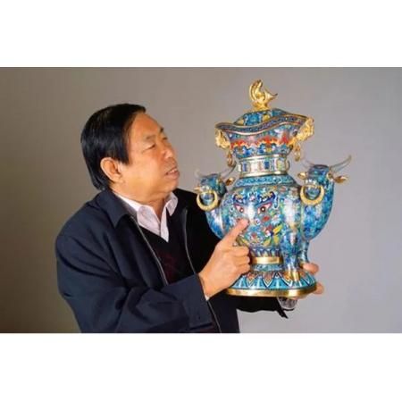 景泰蓝作品《牛转乾坤》 张同禄大师创作