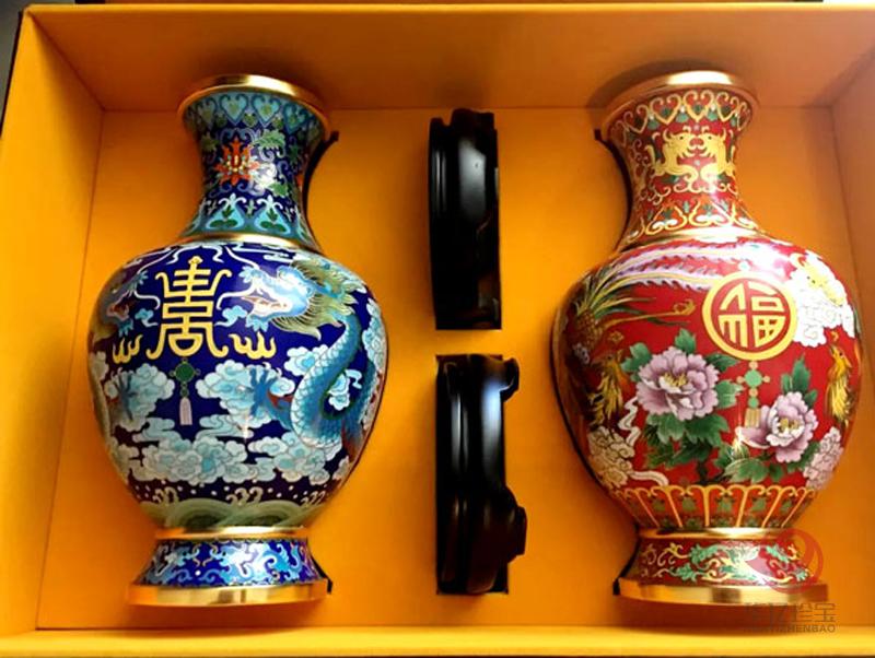 戴嘉林李荣魁景泰蓝作品龙凤合瓶对瓶