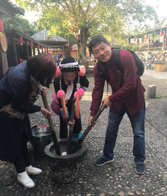 国画家张延东《雨后坡塘晓色新》